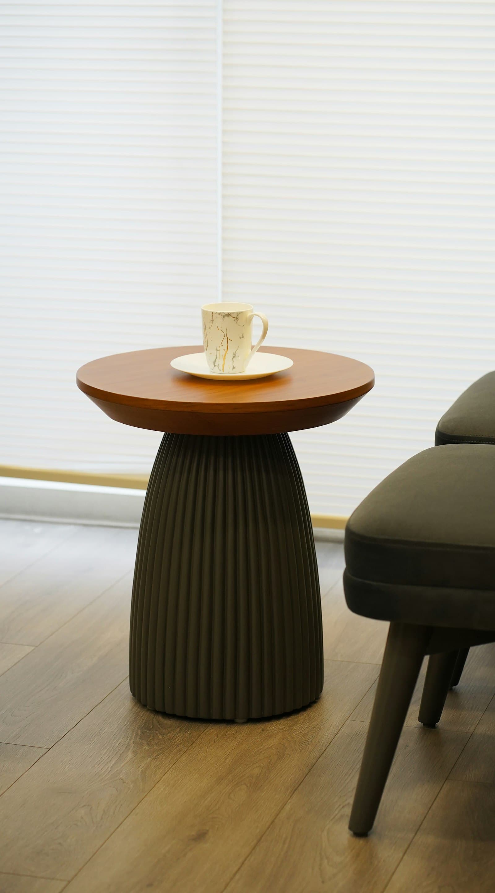 Mesa ratona Piedra, Auxiliar · roble